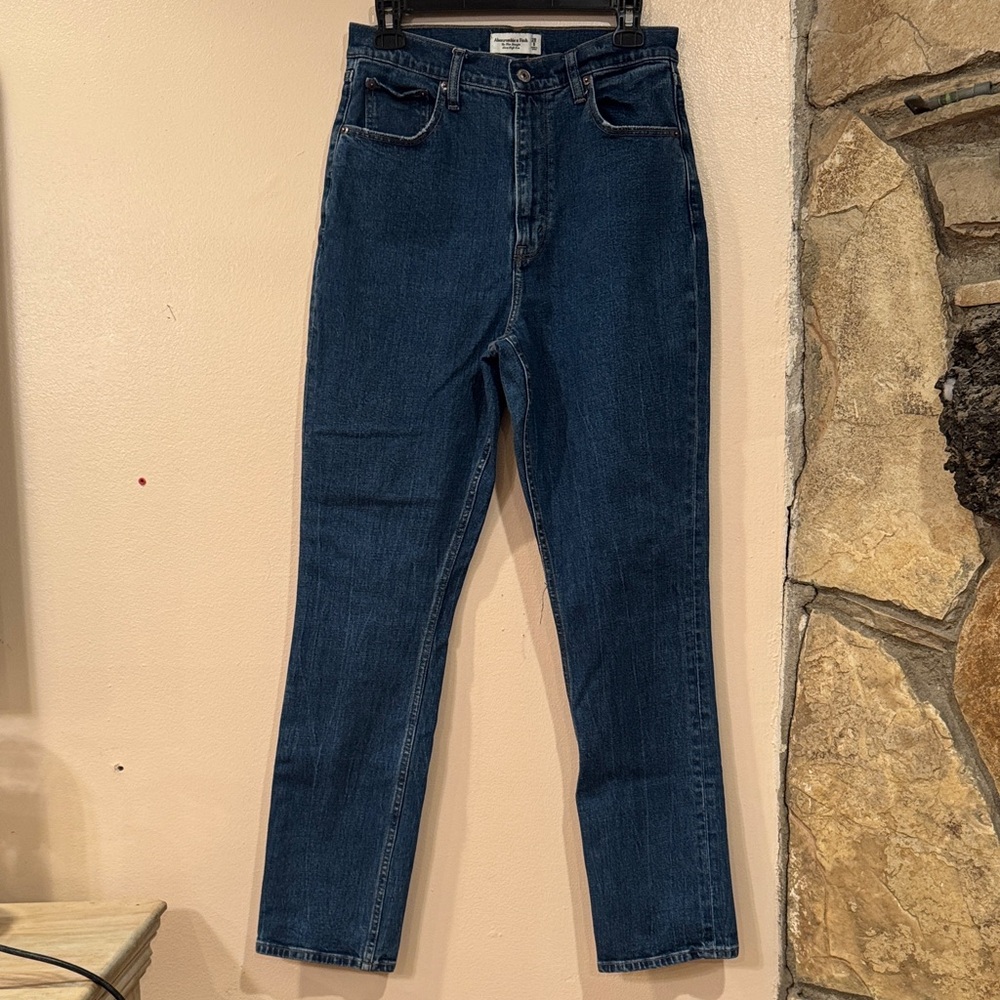 Abercrombie & Fitch Curve Love Slim Straight Jeans Ultra High- Size 29 (US 8)